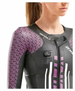 2XU Women's SwimRun Pro Wetsuit - 2022 7 2XU Women's SwimRun Pro Wetsuit - 2022 -Women's Triathlon Shop closeup 85679.1548184090
